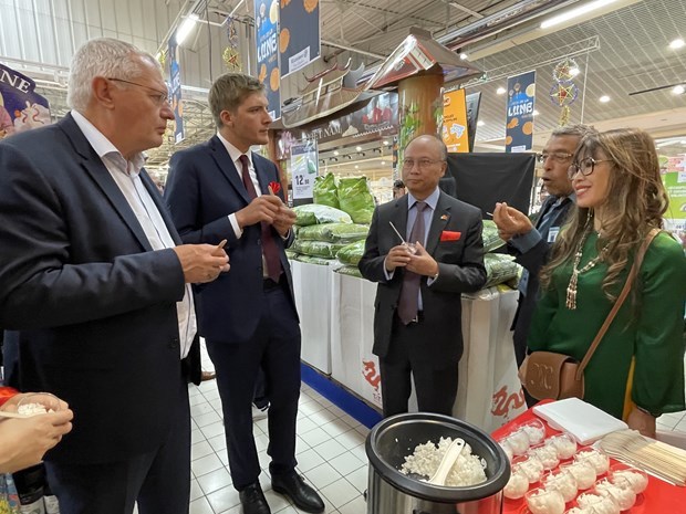 Vietnamese rice hits the shelves of E.Leclerc Viry Chatillon hypermarket hinh anh 1