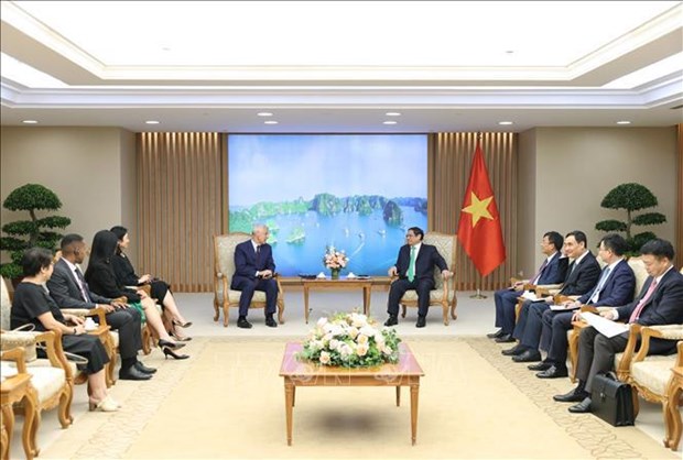 Vietnam promises to facilitate Standard Chartered’s operations: PM hinh anh 1