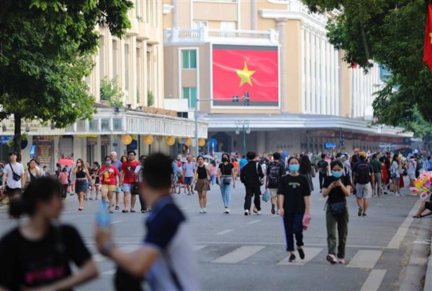 Hanoi welcomes over 422,000 tourists on National Day holidays hinh anh 1