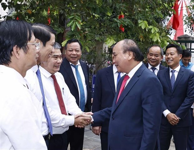 President beats drum to launch 2022-2023 academic year at high school in Hanoi hinh anh 2