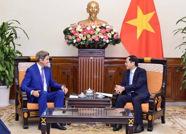Vietnam strongly commits contributions to global climate change response efforts: FM hinh anh 1