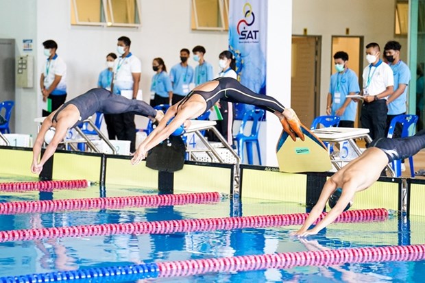 Vietnam ranks first at Finswimming World Cup Round Swimming Pool 2022 hinh anh 2