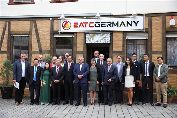 Vietnamese-funded firm opens headquarters in Germany hinh anh 1