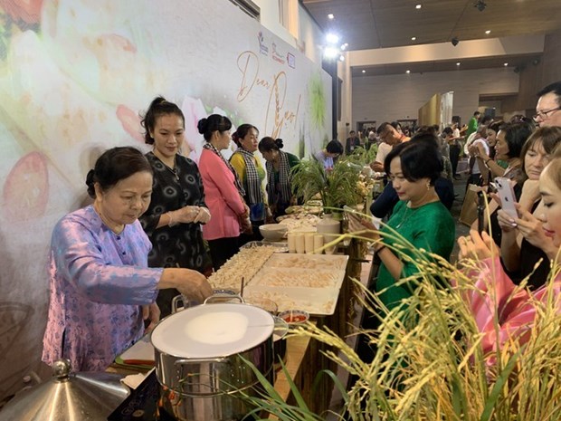 Vietnam Night honours quintessence of Vietnamese rice hinh anh 2
