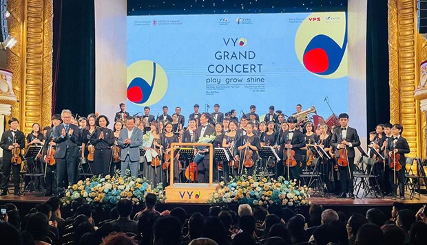 Vietnam’s first multi-nationality youth orchestra makes debut hinh anh 1