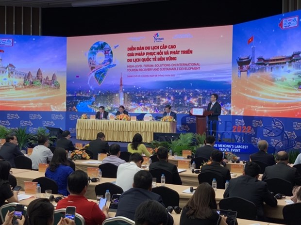 Forum discusses solutions to promote sustainable travel hinh anh 1