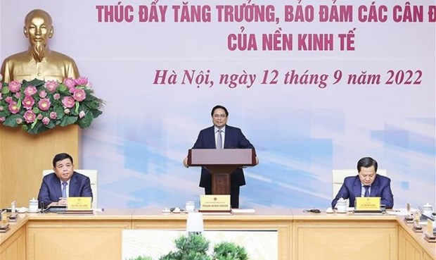 Conference continues seeking measures for achieving macro-economic targets hinh anh 1