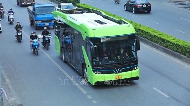 Hanoi striving to use all electric buses to contribute to environmental protection hinh anh 1