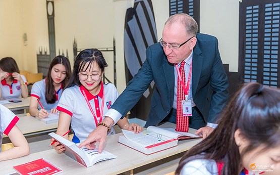Vietnam looks to lure more investment in education hinh anh 1