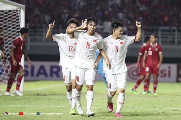 Vietnam earn ticket to 2023 AFC U20 Asian Cup finals despite loss against Indonesia hinh anh 2