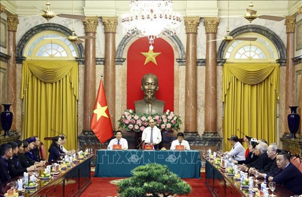 President meets with outstanding ethnic minority representatives of Cao Bang hinh anh 1