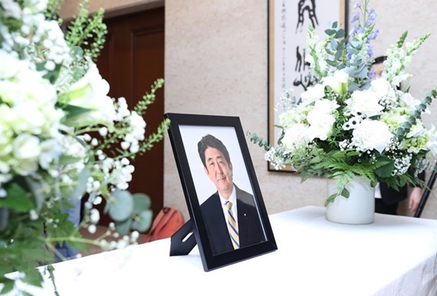 President Nguyen Xuan Phuc to attend state funeral of late Japanese PM Abe Shinzo hinh anh 1