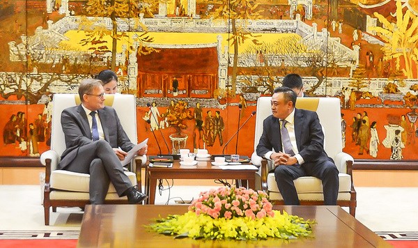 Hanoi seeks stronger partnership with Denmark, New Zealand hinh anh 1