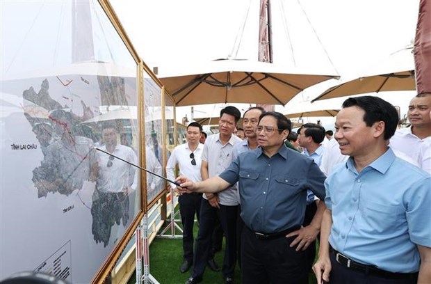 Prime Minister inspects socio-economic infrastructure projects in Yen Bai hinh anh 1