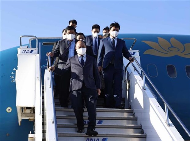 President arrives in Tokyo for late Japanese PM's funeral hinh anh 1