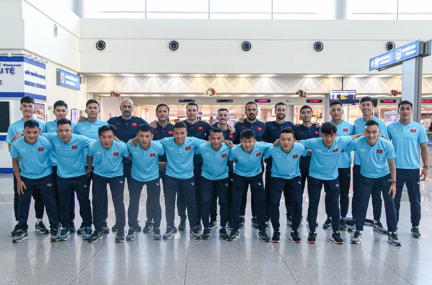 Futsal players arrive in Kuwait for Asian cup 2022 hinh anh 1
