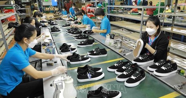 Garment, textile, footwear industries face declining in orders hinh anh 2