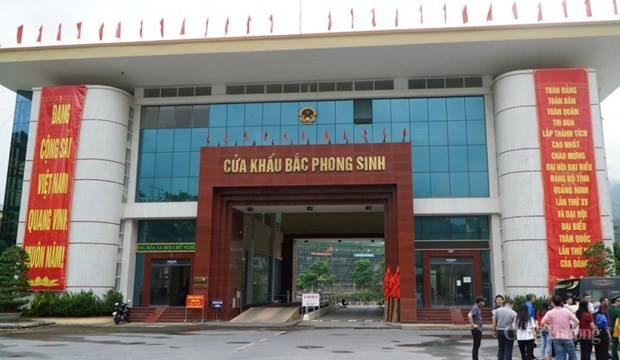 Customs clearance at Quang Ninh border gate again suspended hinh anh 1