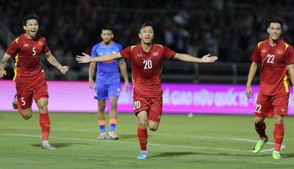 Vietnamese football rankings promoted hinh anh 1