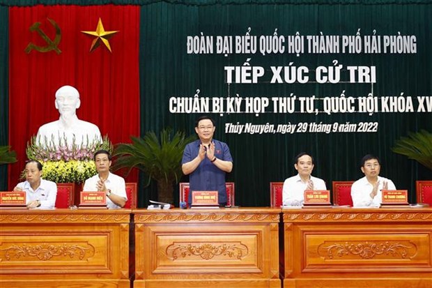 Parliament leader meets voters in Hai Phong city hinh anh 1