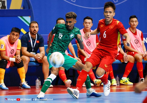 Vietnam defeat Saudi Arabia, top Group D at AFC Futsal Asian Cup hinh anh 1
