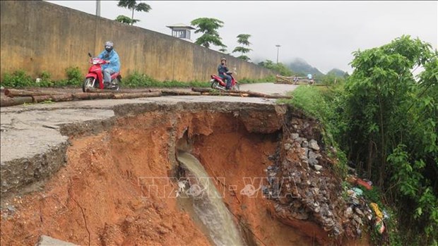 Floods kill eight in Nghe An, Ha Tinh hinh anh 3