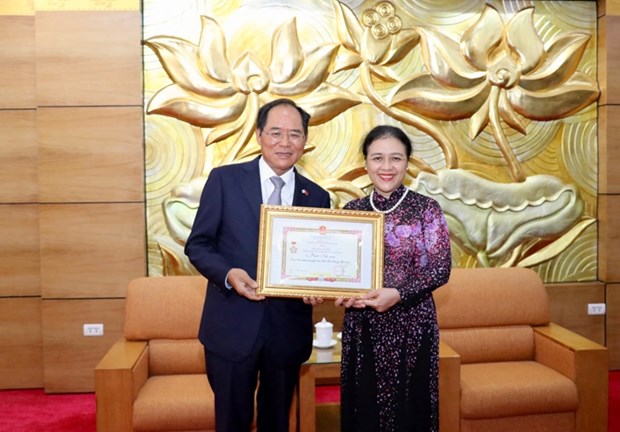 RoK Ambassador honoured for contributions to relations with Vietnam hinh anh 1