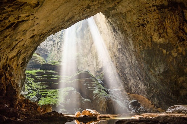Son Doong tops world's 10 greatest natural caves: Wonderlist hinh anh 1