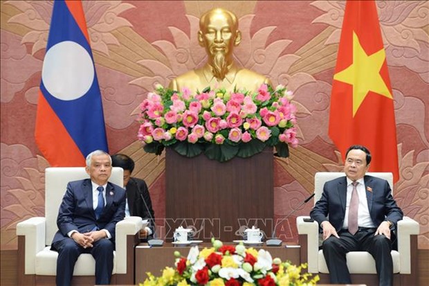 Vietnam attaches importance to people-to-people exchange with Laos: NA official hinh anh 1