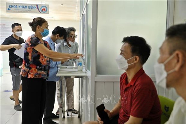 Vietnam reports 371 new COVID-19 cases on October 10 hinh anh 1