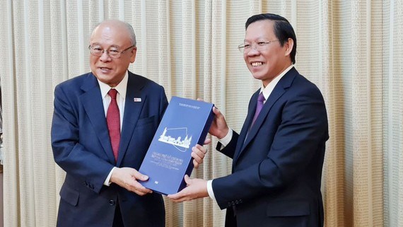 HCM City leader receives Japanese guest hinh anh 1