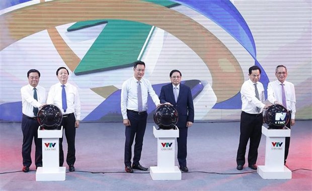 PM attends launch of VTV Can Tho channel hinh anh 1