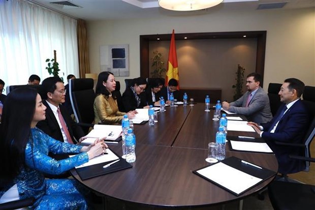 Vietnam treasures sound traditional friendship with Kazakhstan: vice president hinh anh 2
