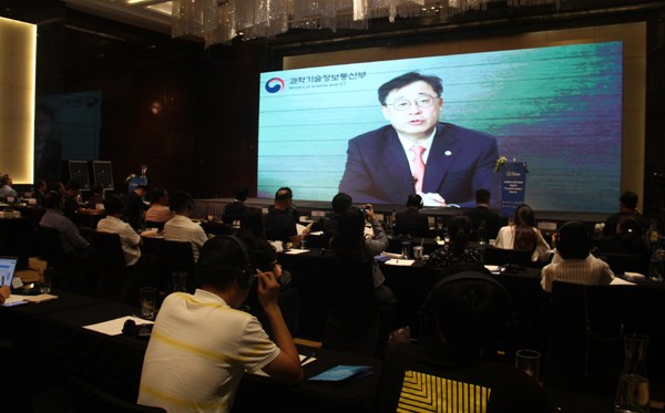 Vietnam, RoK promote digital transformation cooperation hinh anh 2