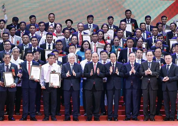 100 nông dân Việt Nam xuất sắc năm 2022 vinh danh hinh anh 1