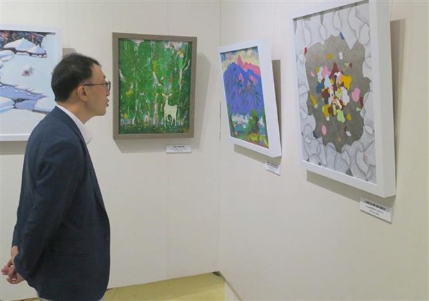 Vietnamese, RoK cities co-host fine art exhibition hinh anh 1