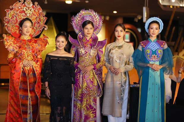 Fashion show to spotlight traditional cultural, artistic values hinh anh 1
