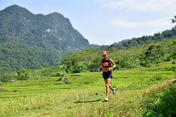 Canadian, Belgian runners win Vietnam Jungle Marathon hinh anh 1