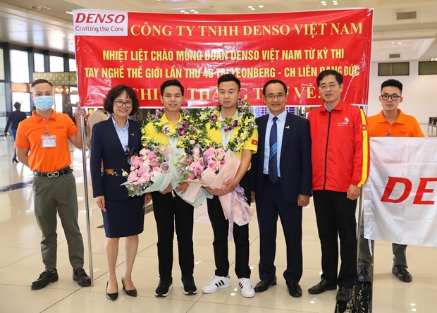 Vietnam wins two silver medals at World Skills Competition 2022 Special Edition hinh anh 1