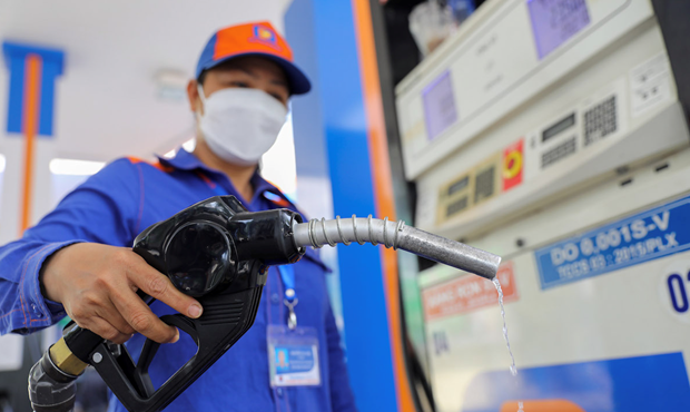 Petrol prices continue to rise in latest adjustment hinh anh 1