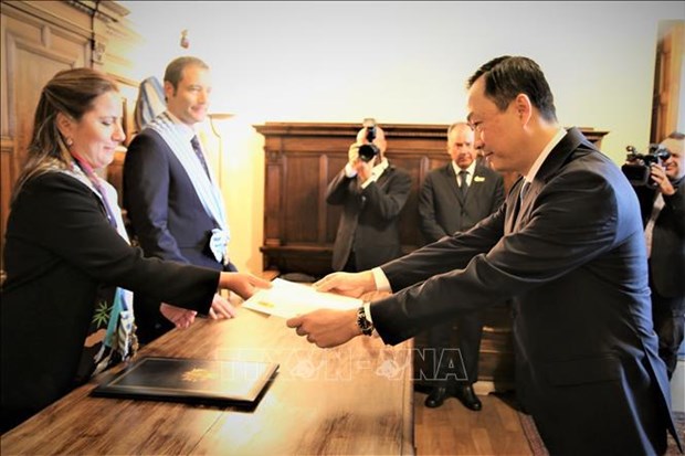 Vietnam, San Marino promote bilateral cooperation hinh anh 1