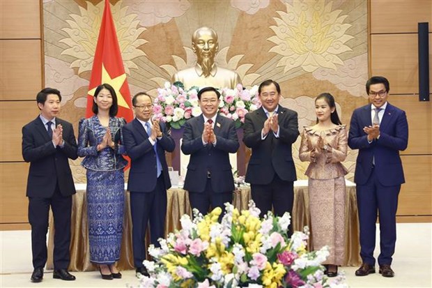 Vietnam values, prioritises traditional ties with Laos, Cambodia: top legislator hinh anh 2