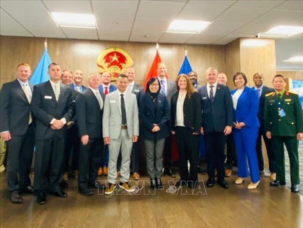 Vietnam Delegation to UN meets US Military Academy learners hinh anh 2