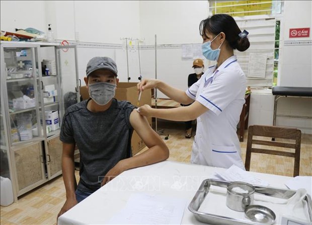 Vietnam records 546 COVID-19 cases on October 24 hinh anh 1