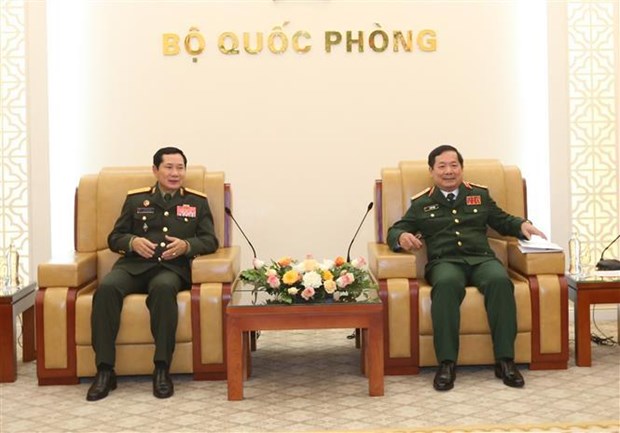 Vietnam, Laos step up practical cooperation in defence hinh anh 1