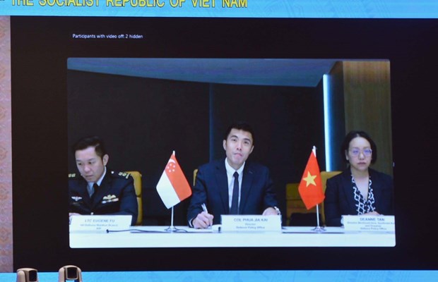 Vietnam, Singapore beef up defence cooperation hinh anh 1