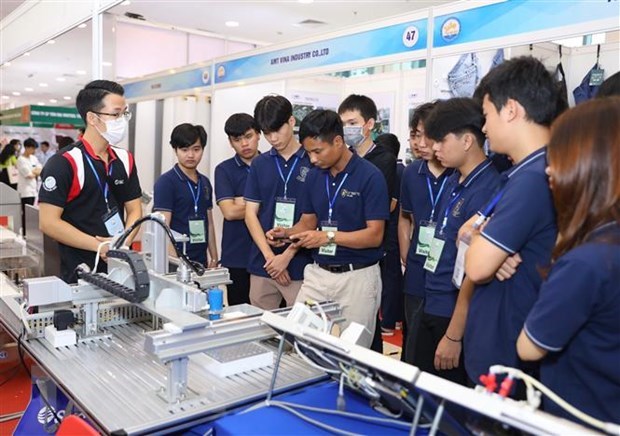 Exhibition displays Hanoi's key industrial products hinh anh 1