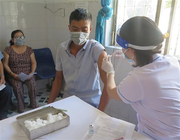 Vietnam reports lowest daily COVID-19 cases in nearly one year hinh anh 1