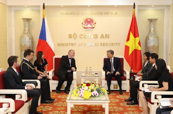 Vietnam, Czech Republic beef up cooperation in fight against crimes hinh anh 1
