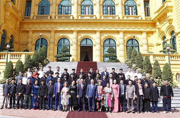 President meets outstanding individuals from Ha Giang province hinh anh 2
